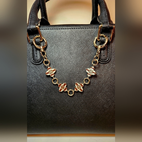 henri bendel Handbags - NWOT! Henri bendel bag swag jewelry purse charm with extender rings